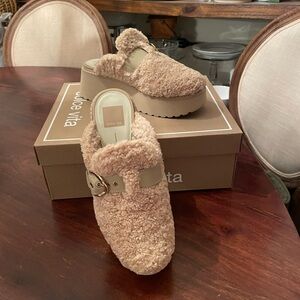 Dolce Vita Women's Tan Platform Shoes